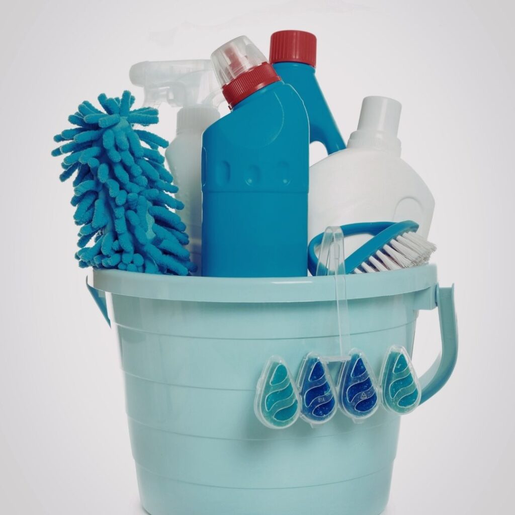 רשימת חובה לכל מחסן תחזוקה: ציוד ניקיון למוסדות ומוצרי ניקיון חיוניים